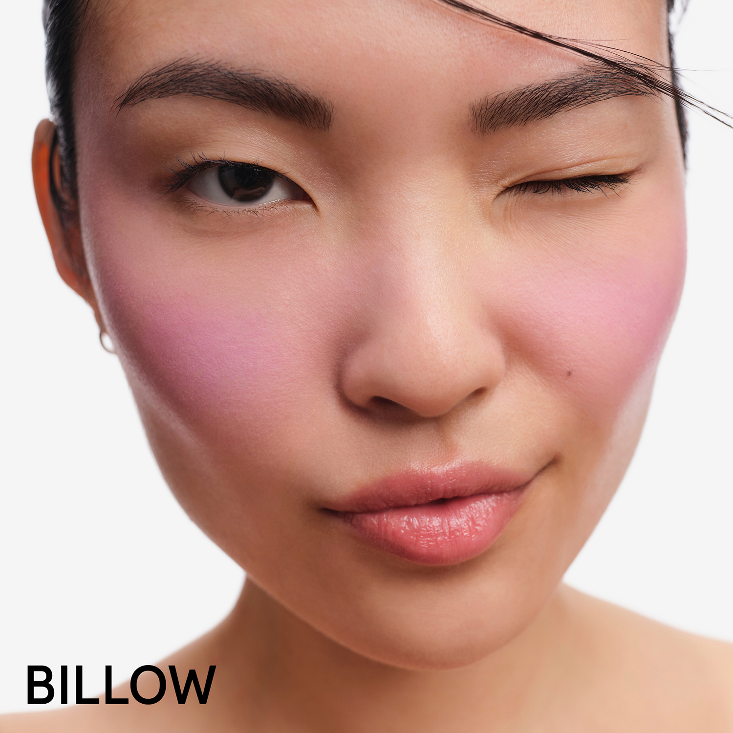 CLOUD PAINT PLUSH BLUSH (RUBOR EN POLVO)